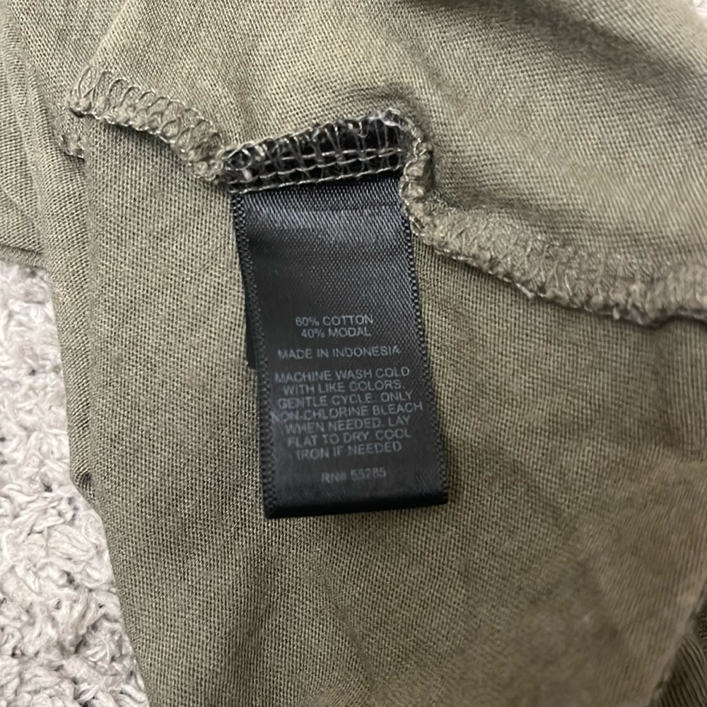 Express Olive colored t shirt - Picture 11 of 16